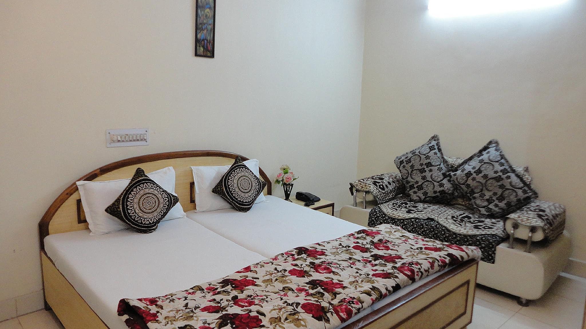 Family Triple Bed Room