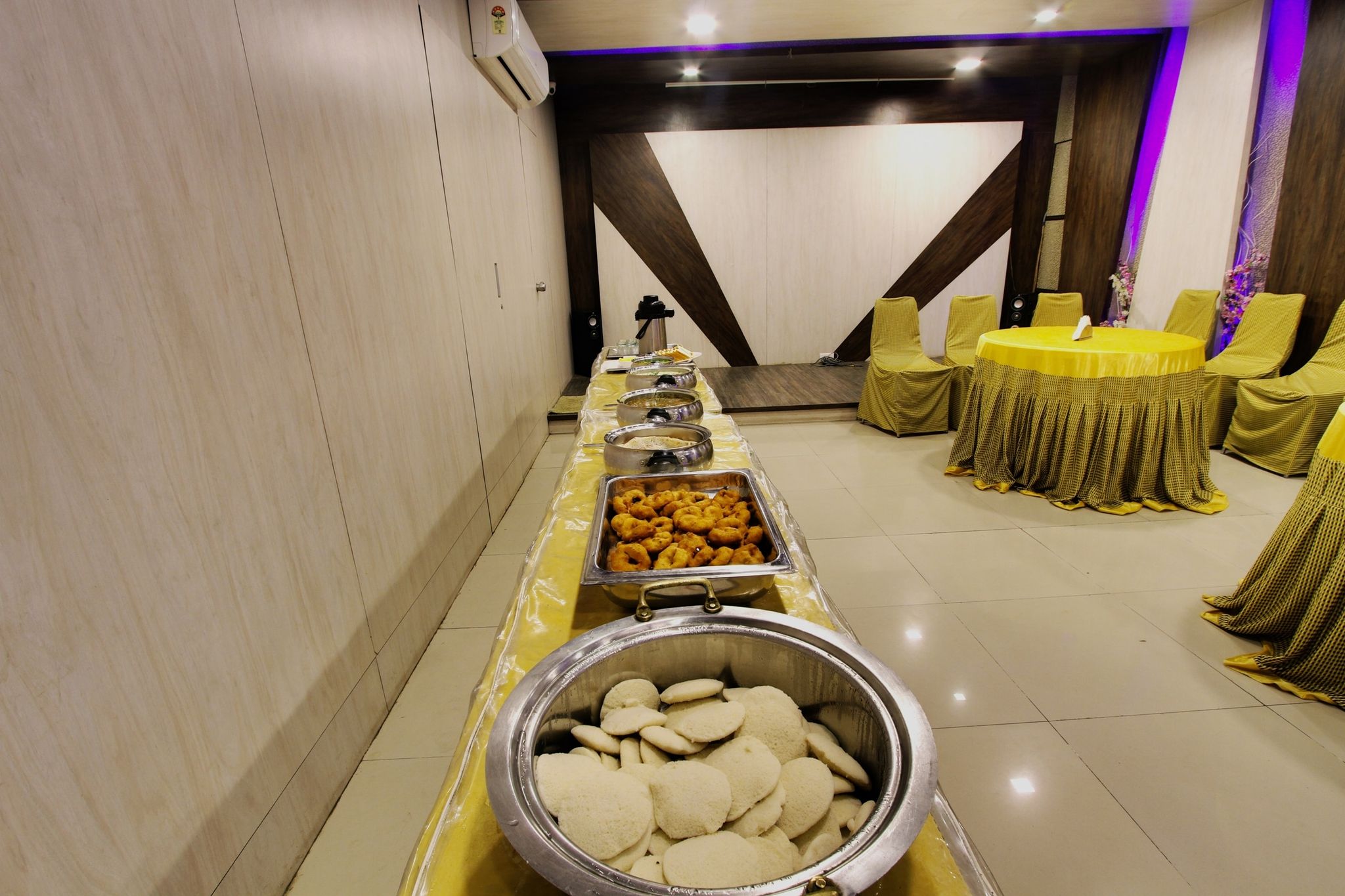 Food & Dining