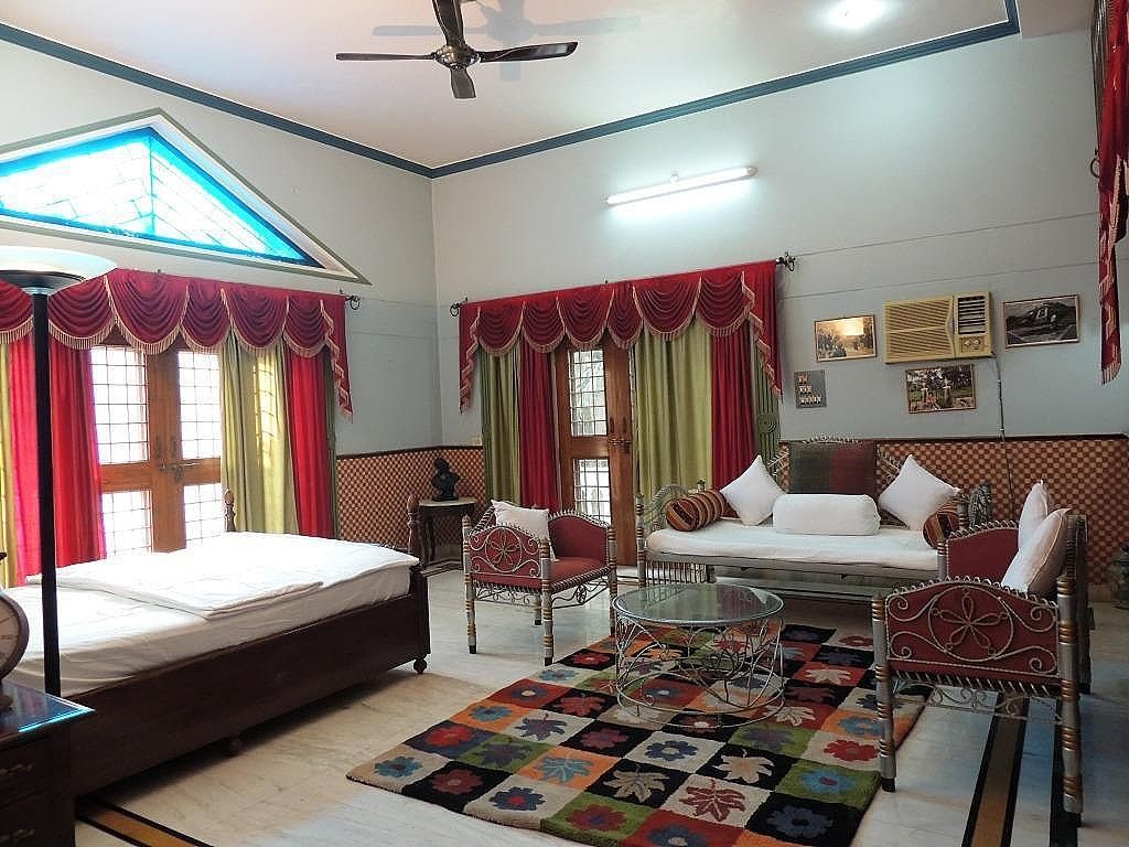 Kunjpur Guest House Deluxe Room 4