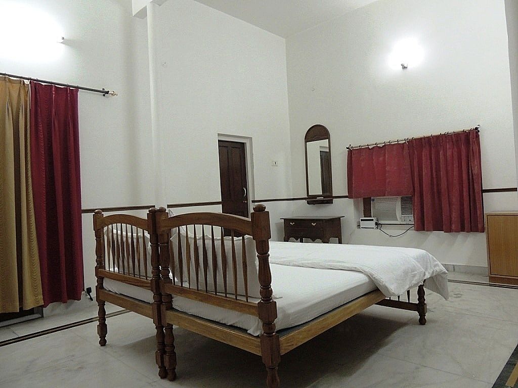 Kunjpur Guest House Deluxe Room