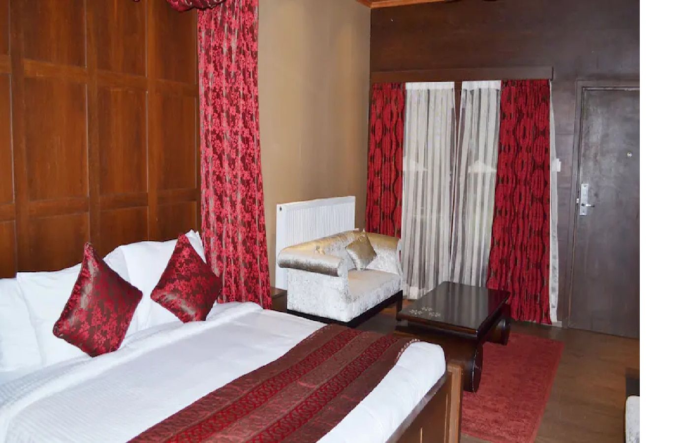Silver Deluxe Room