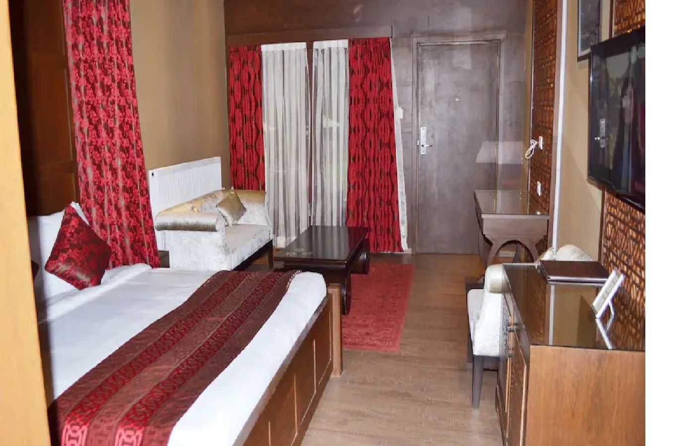 Silver Deluxe Room
