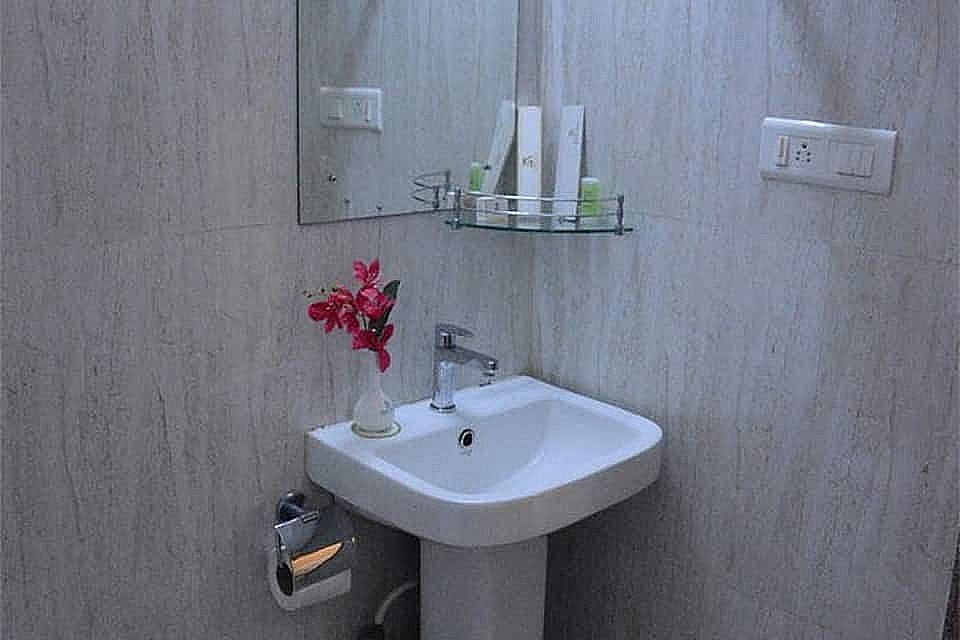 Hotel Eden Roc Club AC Room 2