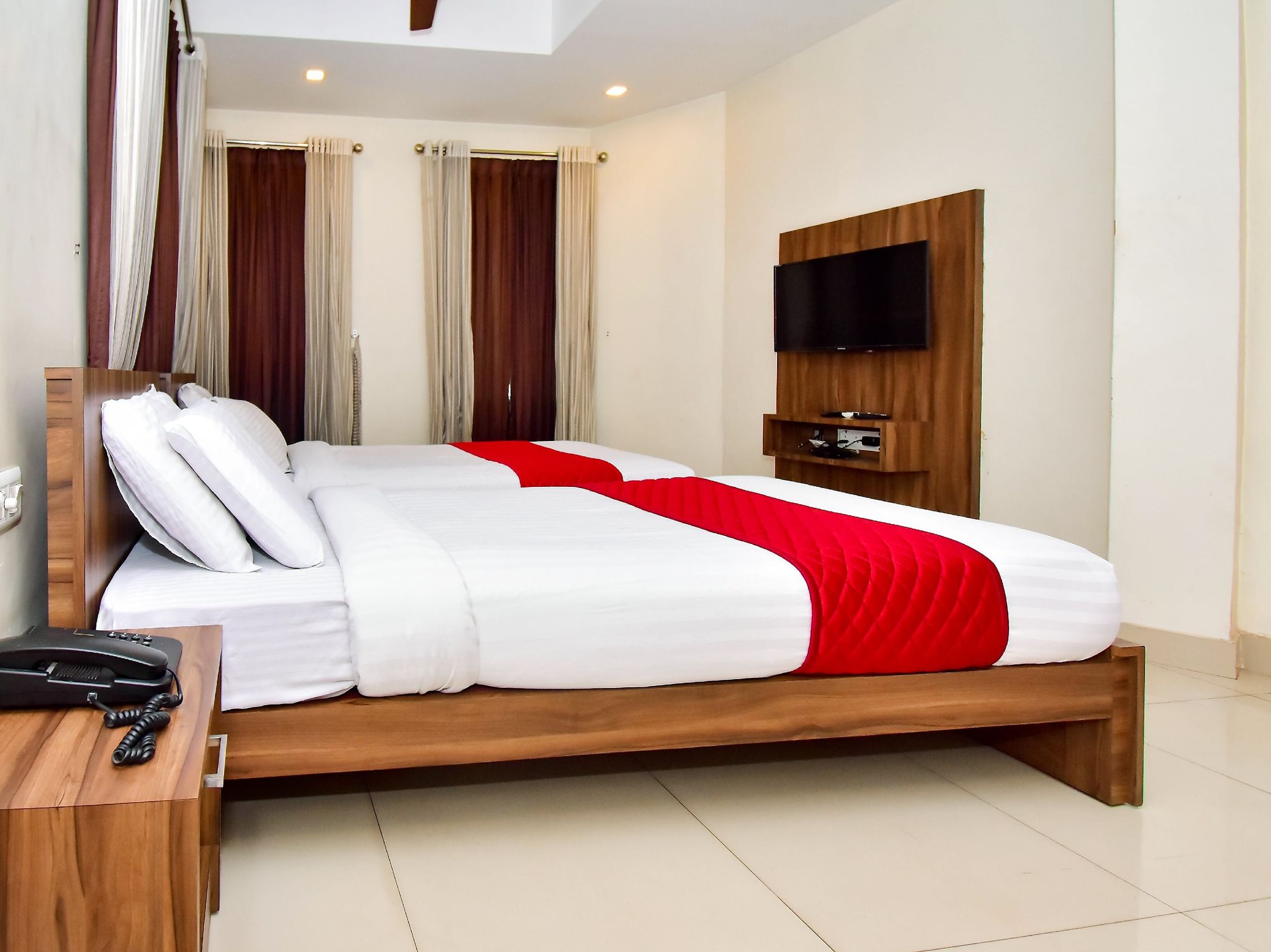 The Rubis Deluxe AC Room 6
