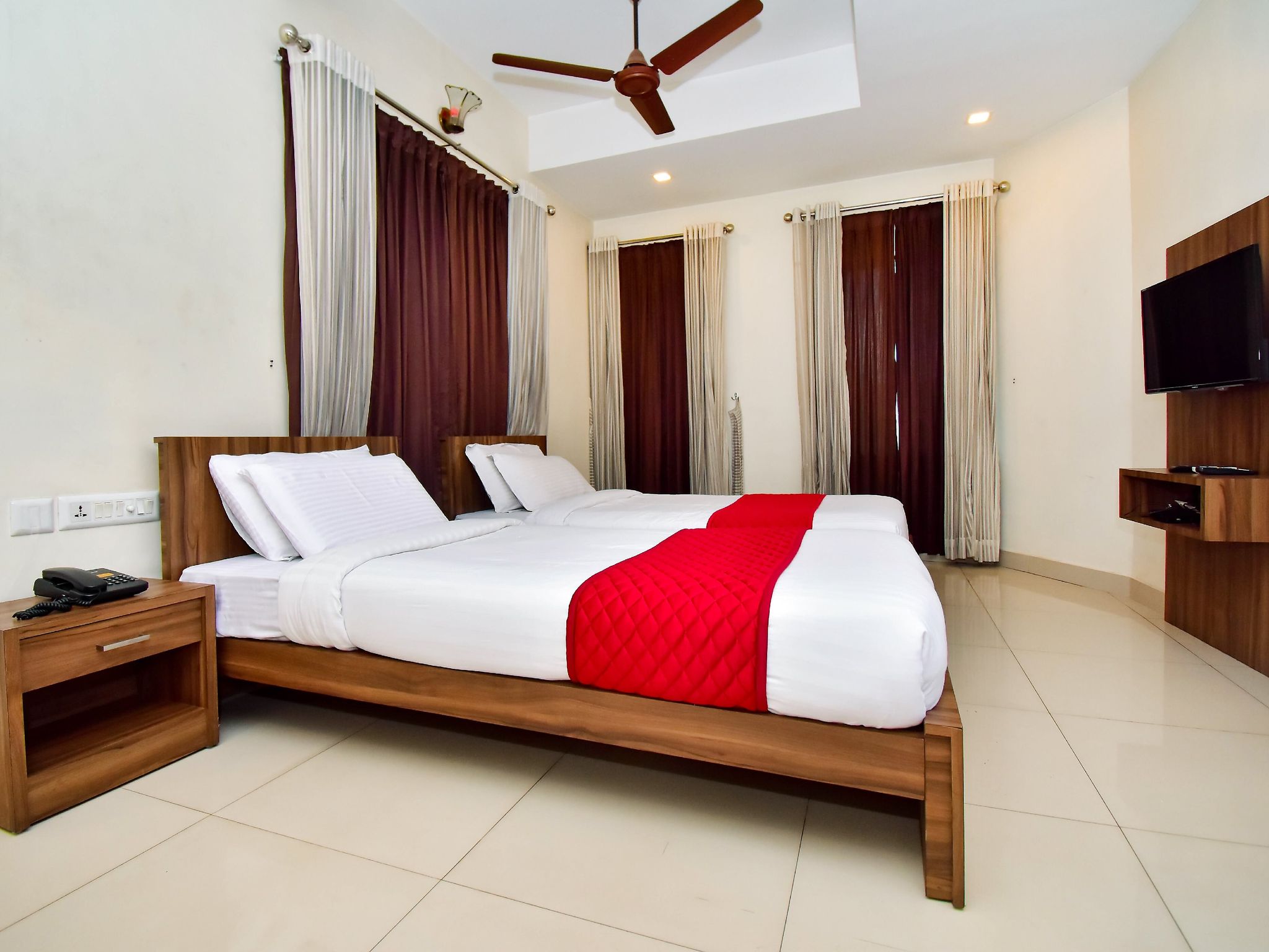The Rubis Deluxe AC Room 2