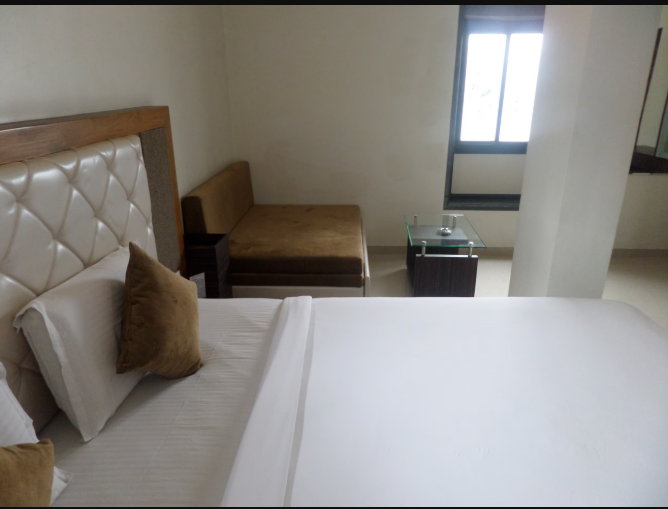 Suite (no window)