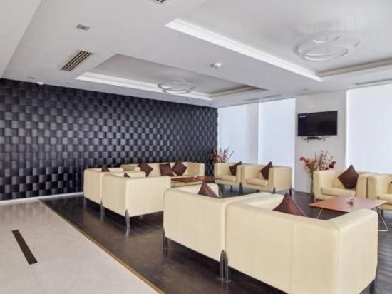 Best Western-Tirupati 1 King Bed, Non-Smoking, Superior Room, Smart Tv, Mini Bar, Wi-Fi, Coffee And Tea Maker 7