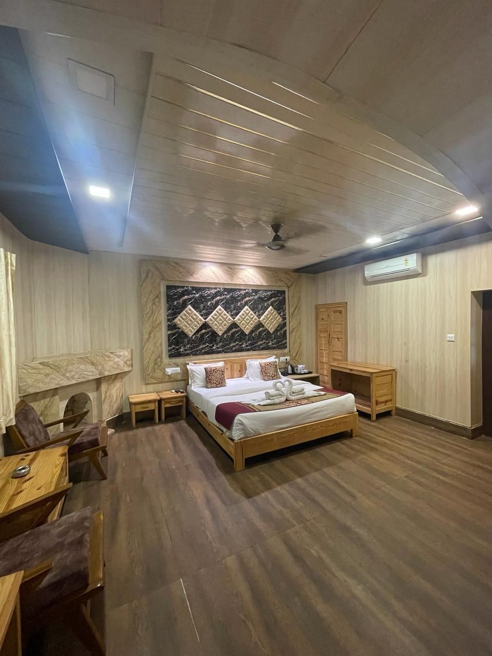 Ark Resorts Deluxe Room 4