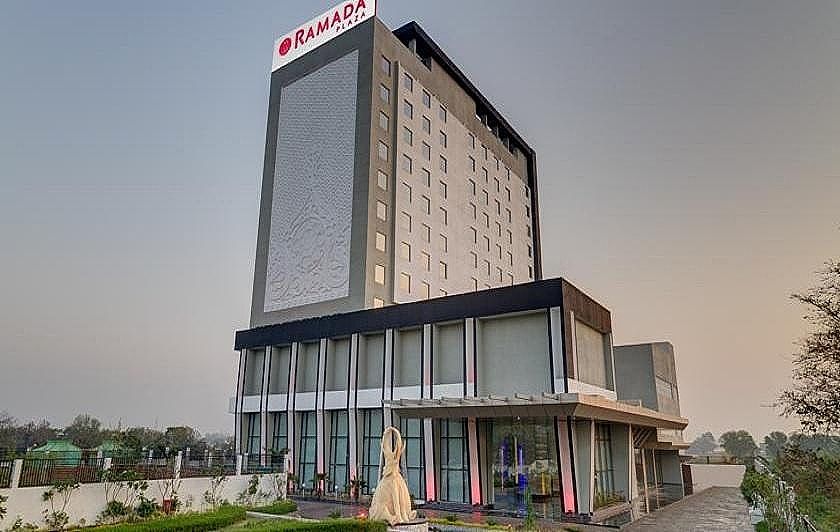 undefined Hotel Ramada Plaza 2
