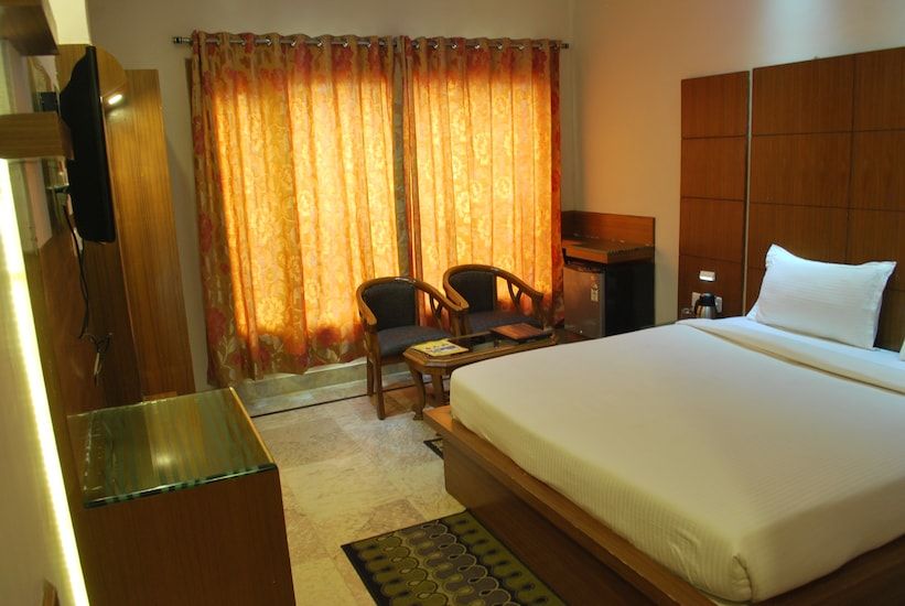 Semi Deluxe Room