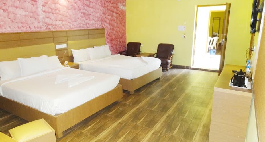 Deluxe Double Bedroom