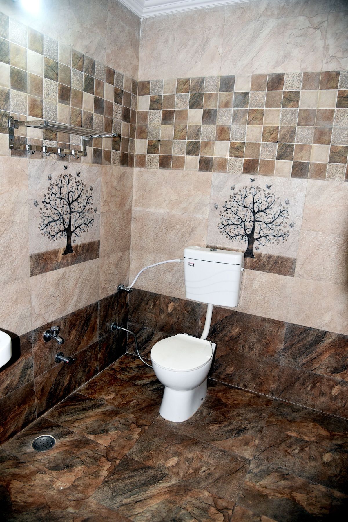 Hotel Amrapali AC Double Bed Family Only 17