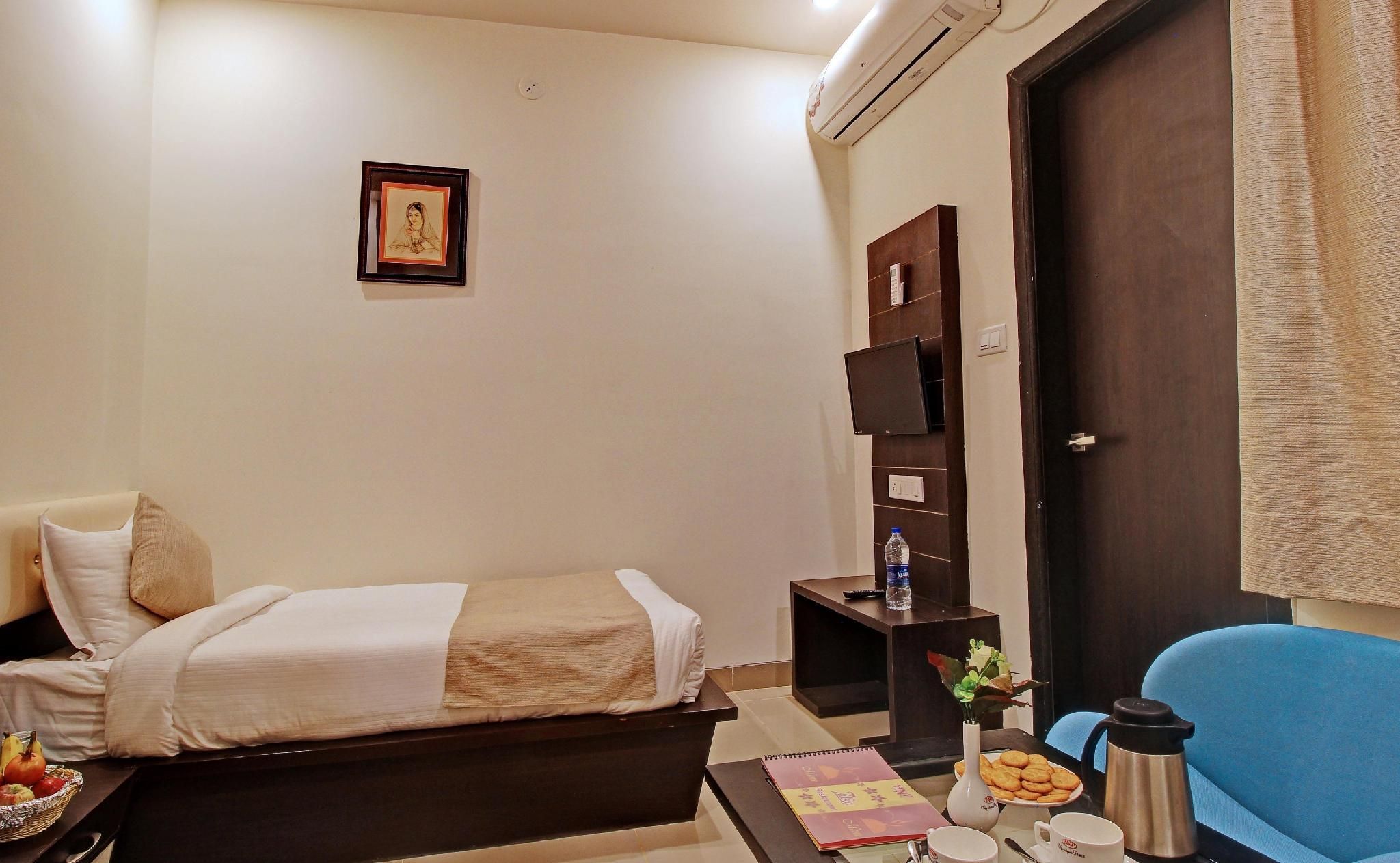 Hotel Nawalgarh Plaza Deluxe Single Bed 3