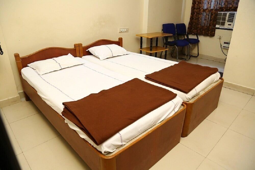 Sri Sai Krishna Deluxe Lodge Basic Single Room, 1 Double Bed 4
