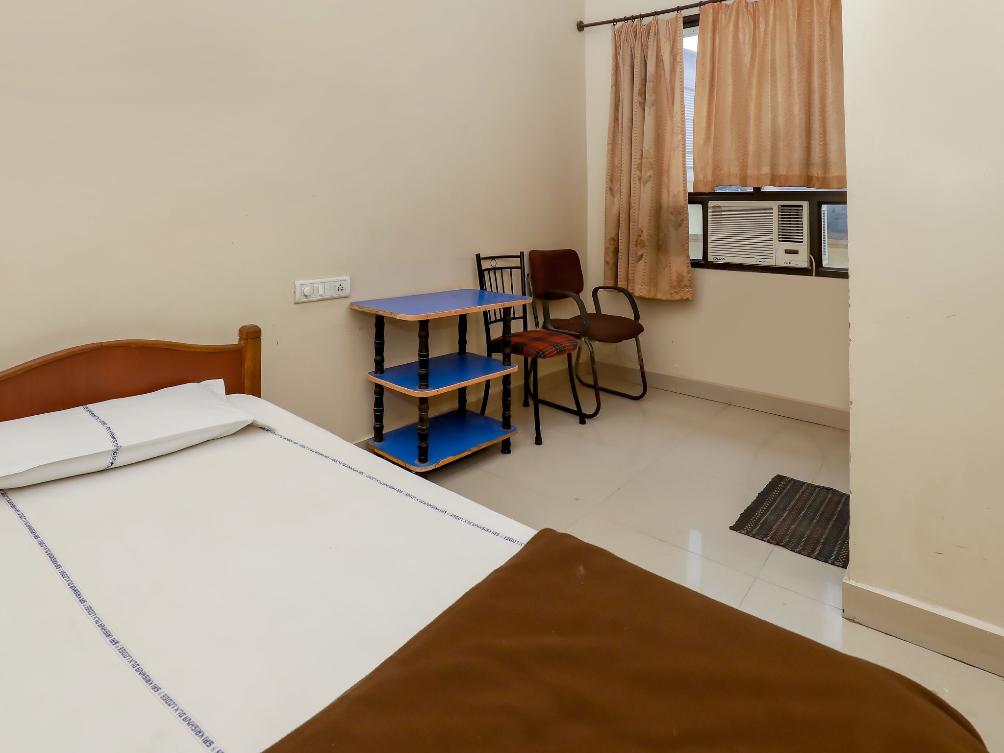 Sri Sai Krishna Deluxe Lodge Standard Double Room 3