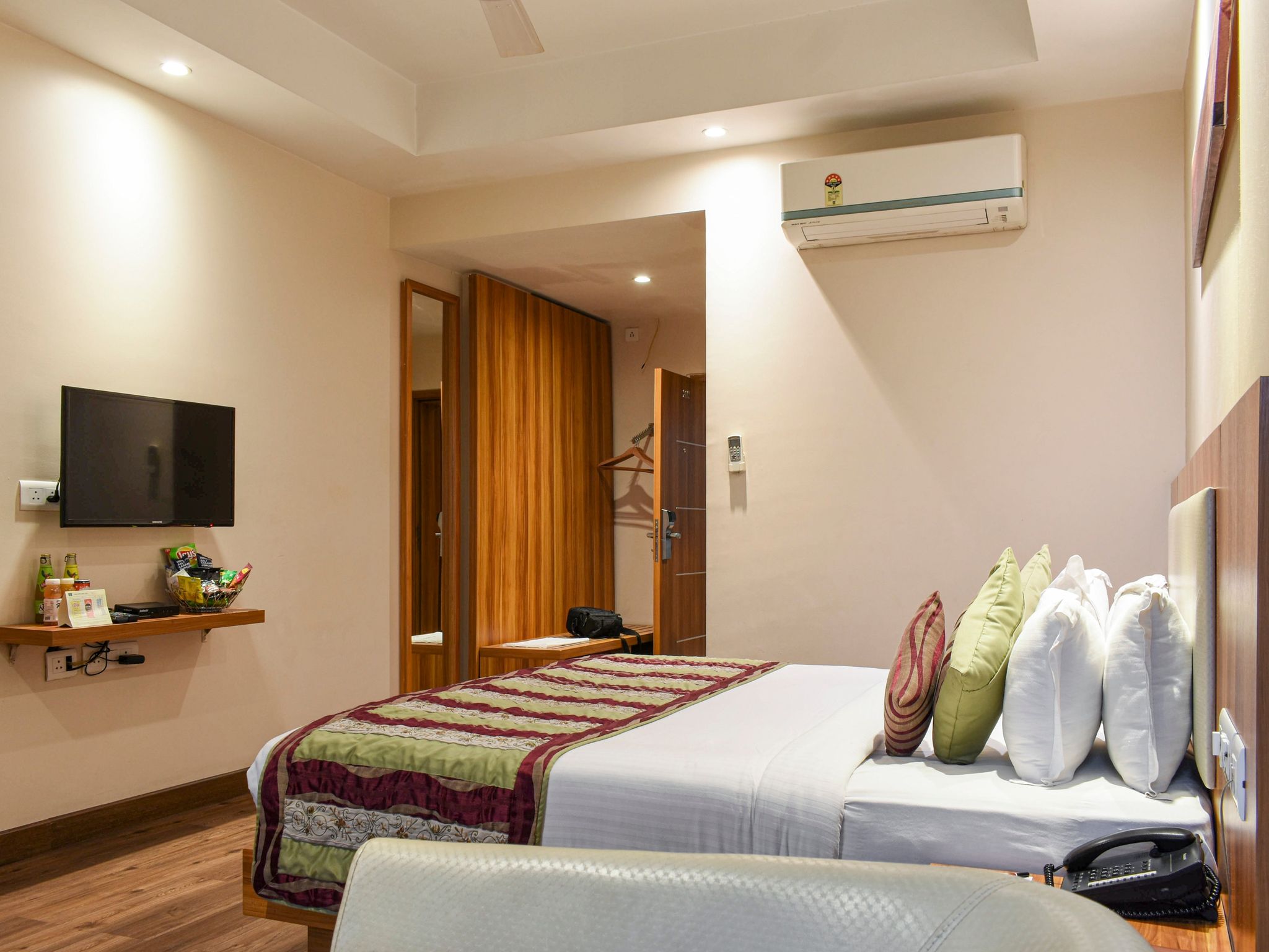 Le Roi Raipur Corporate Room (Twin , Double) 4