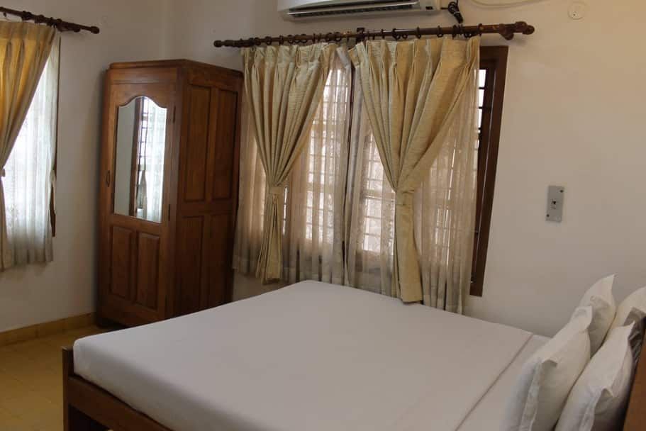 Cours Chabrol Standard Non Sea Facing Room