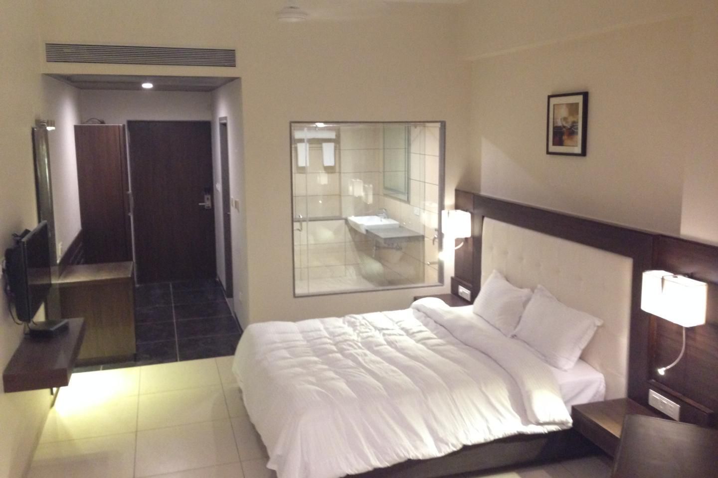 Hotel Lake View Deluxe Room 4