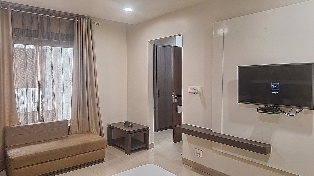  Hotel Alankar Palace Standard Room 10