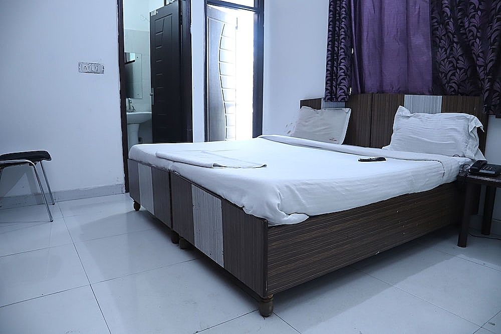 undefined Hotel Airport Land 5