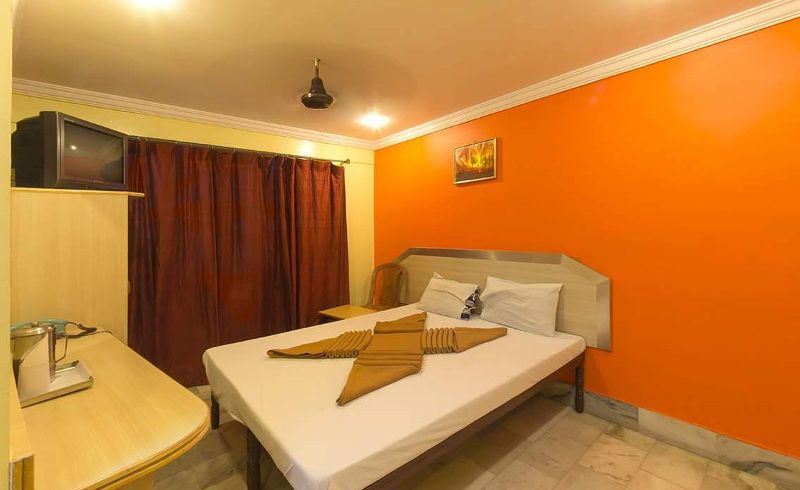 The Presidency Hotel Double Room Non AC 7