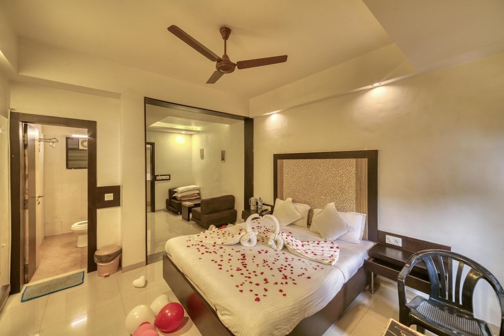 Hotel Ashwin Igatpuri, Pure Veg & Jain Food Deluxe A/C 11