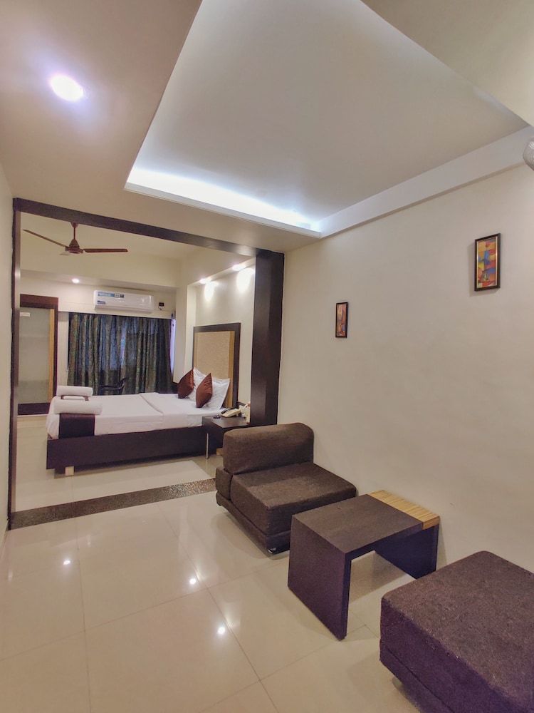 Hotel Ashwin Igatpuri, Pure Veg & Jain Food Deluxe A/C 7