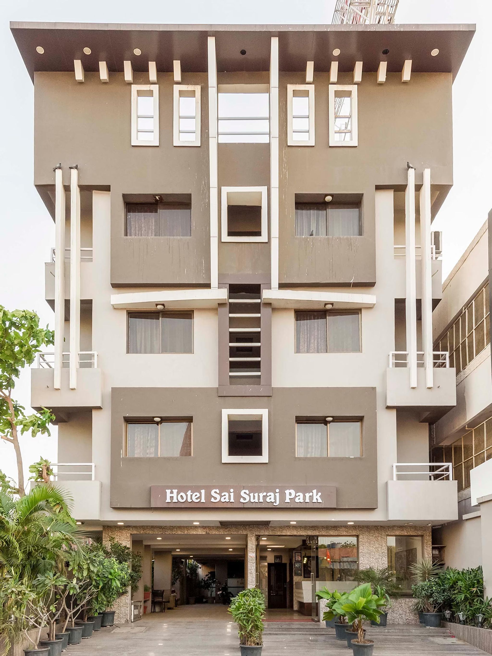 HOTEL SAI SURAJ PARK