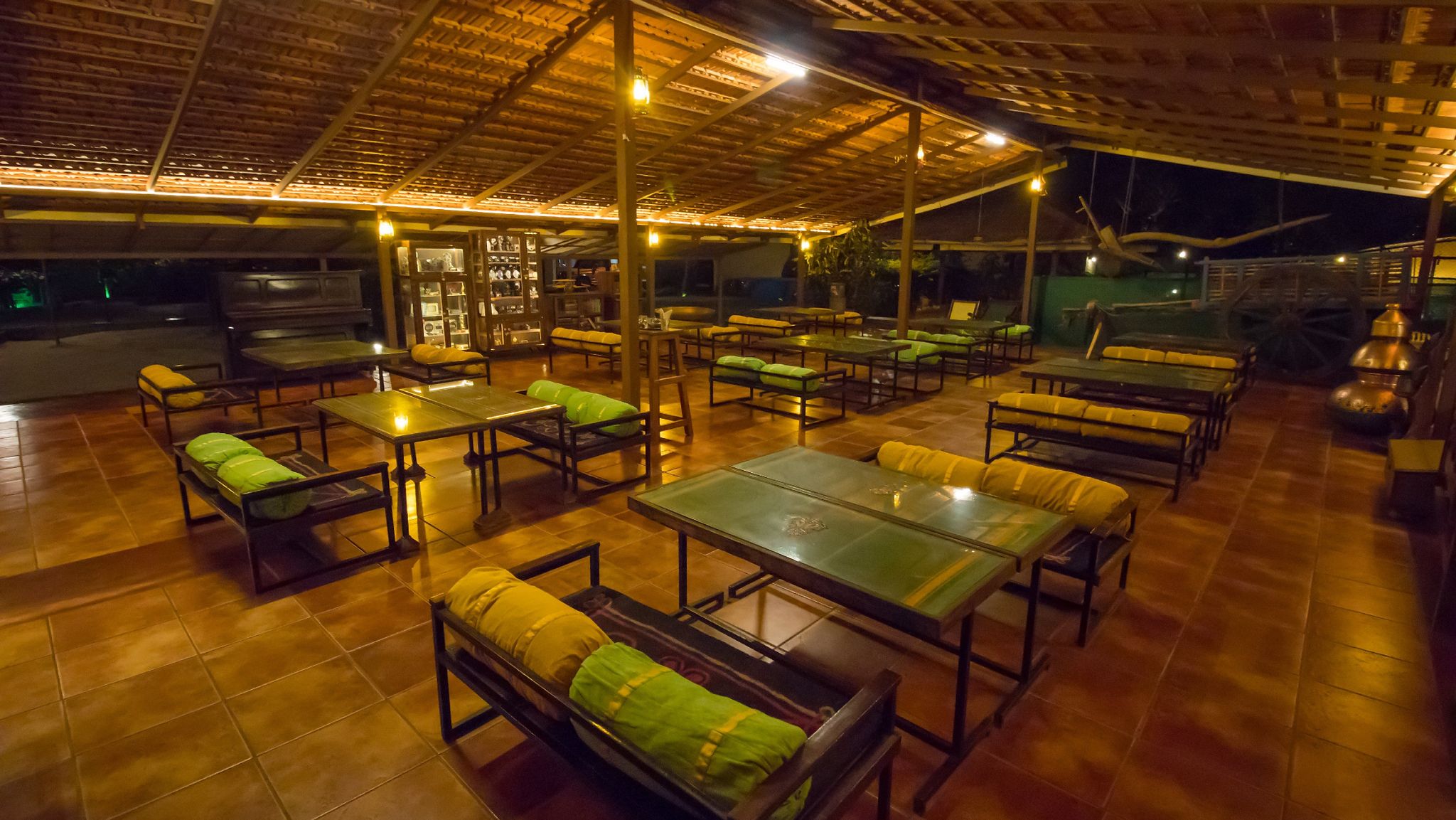 Food & Dining