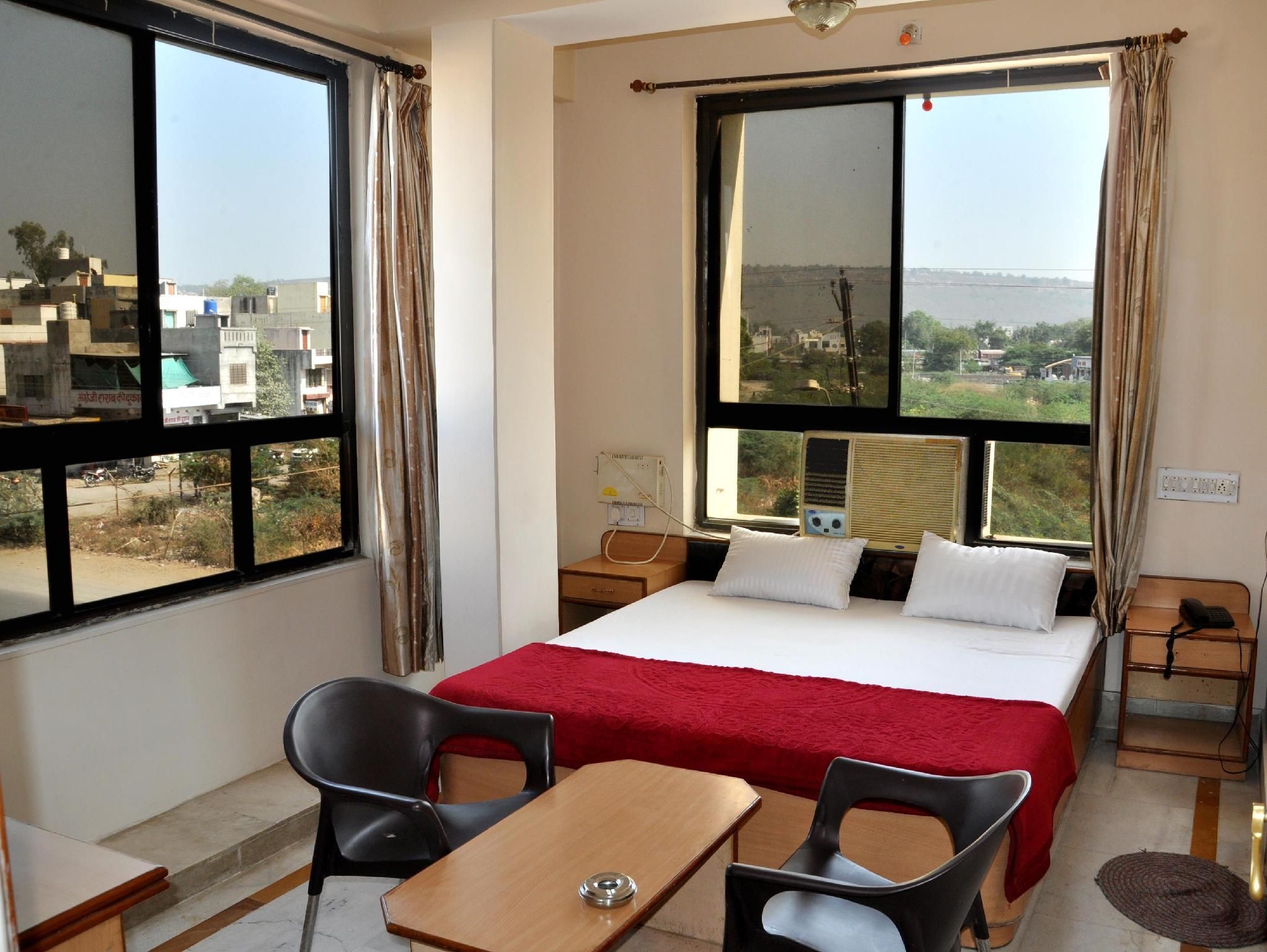Kirti Plaza Deluxe Room 7