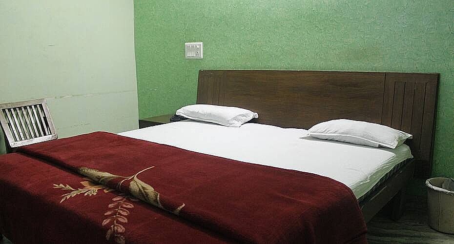 undefined Hotel Lucky Plaza 4