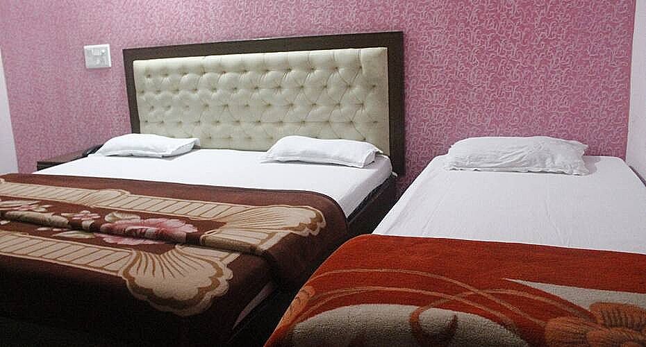 undefined Hotel Lucky Plaza 6