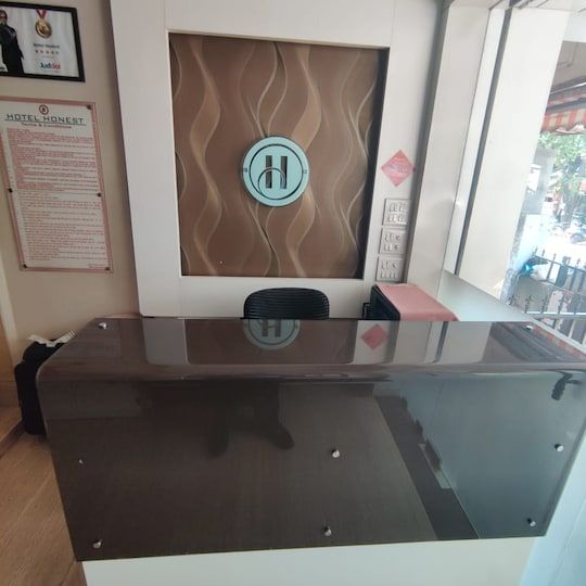 Hotel Honest