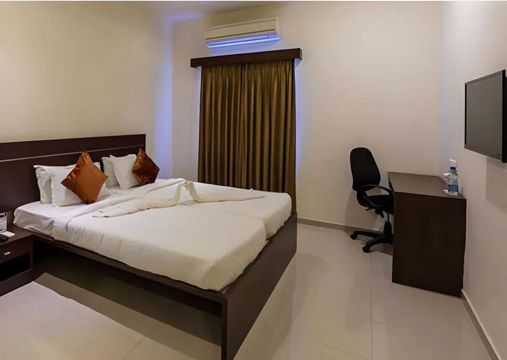 Hotel Somisetty landamark Suite Room 2