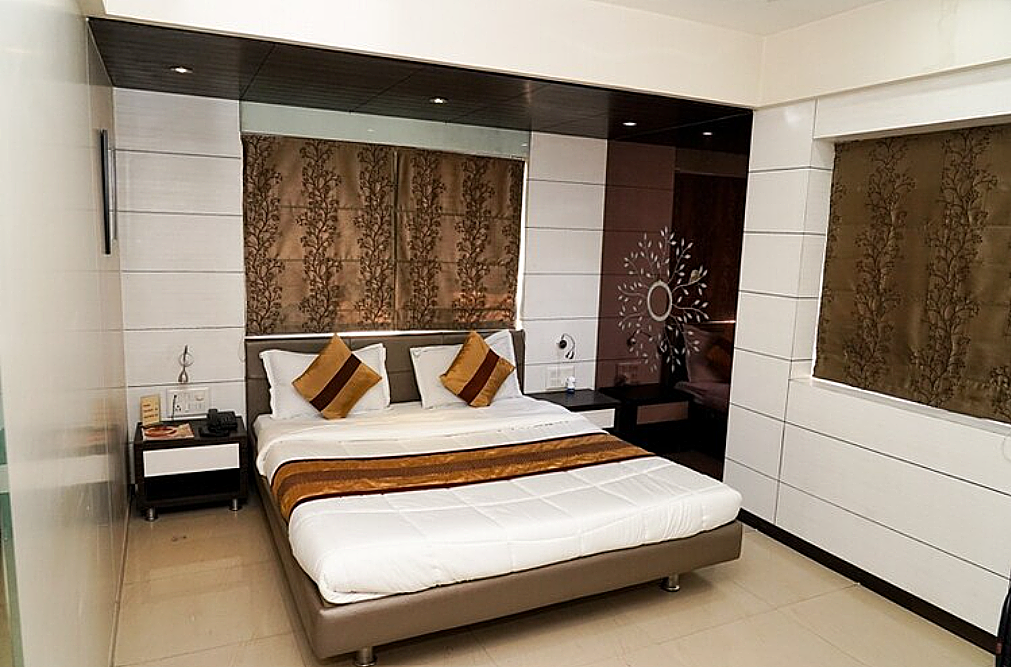 SUITE ROOM