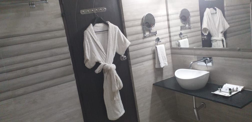 undefined Hotel Silver Shine 9