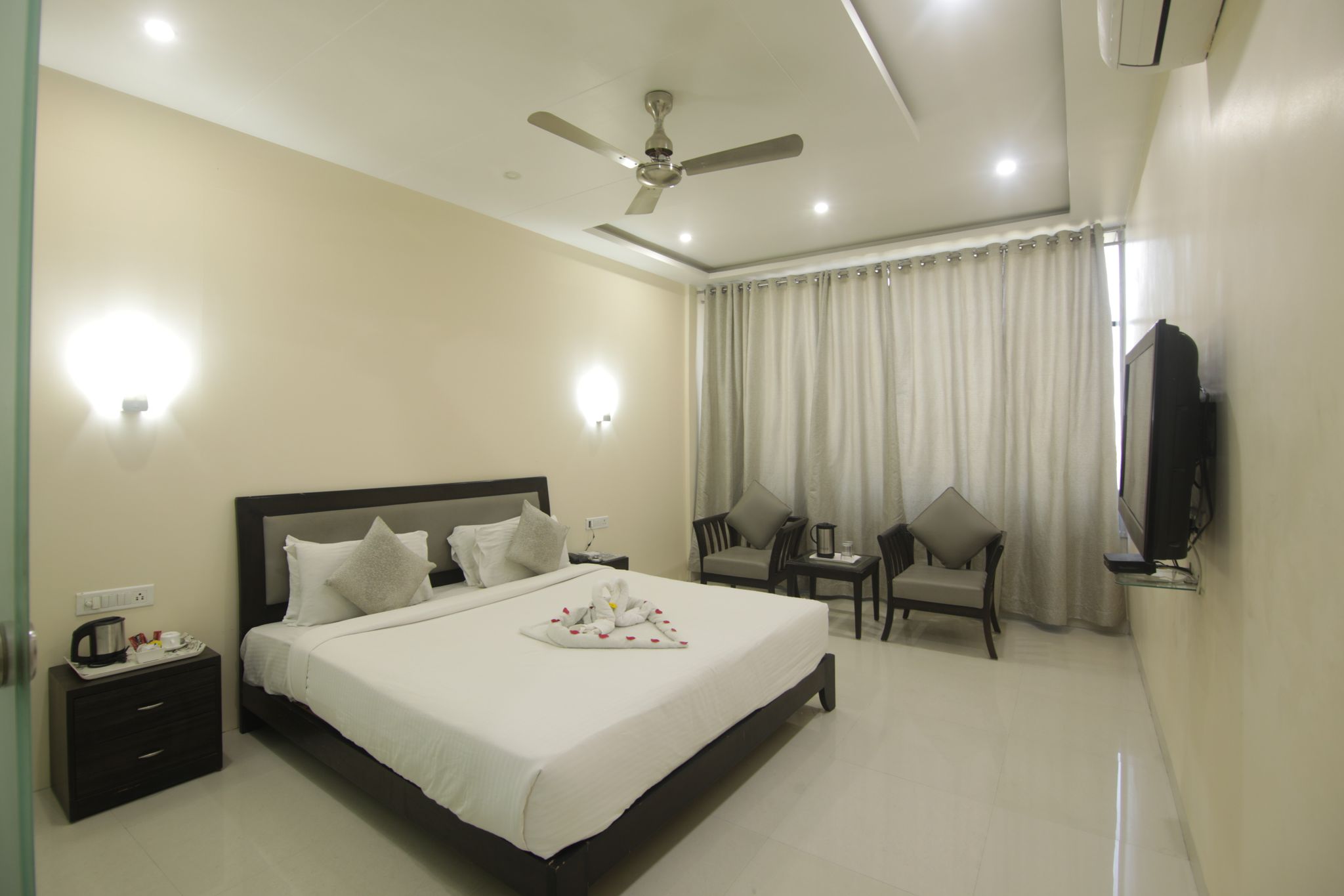 undefined Hotel Silver Shine 10