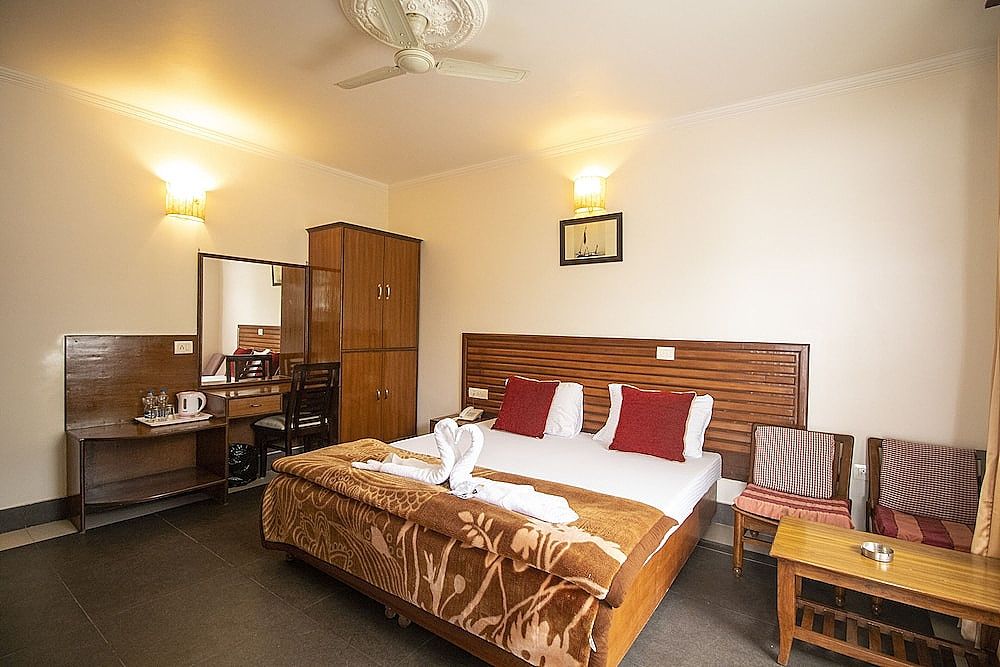 WOW STAYZ2 The Lodge Triund  Retreat 11