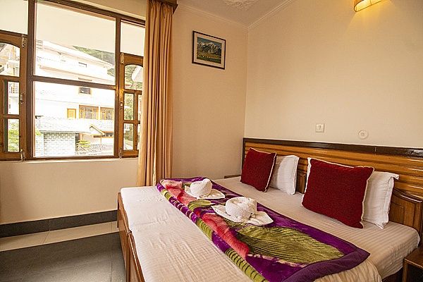 WOW STAYZ2 The Lodge Triund  Retreat 2