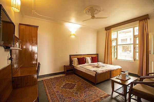 WOW STAYZ2 The Lodge Triund  Retreat 4