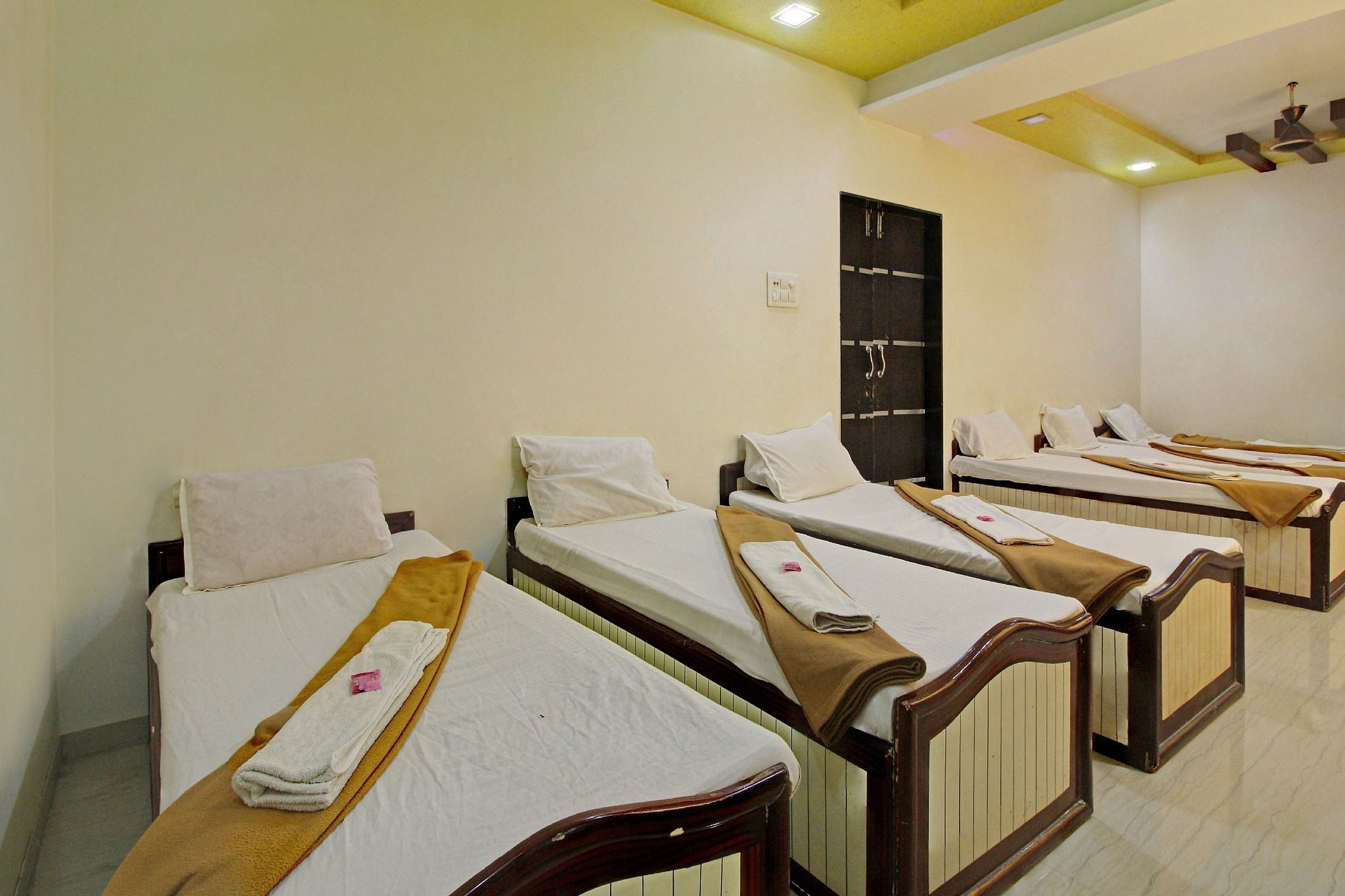 Family Non AC Six Bed Room