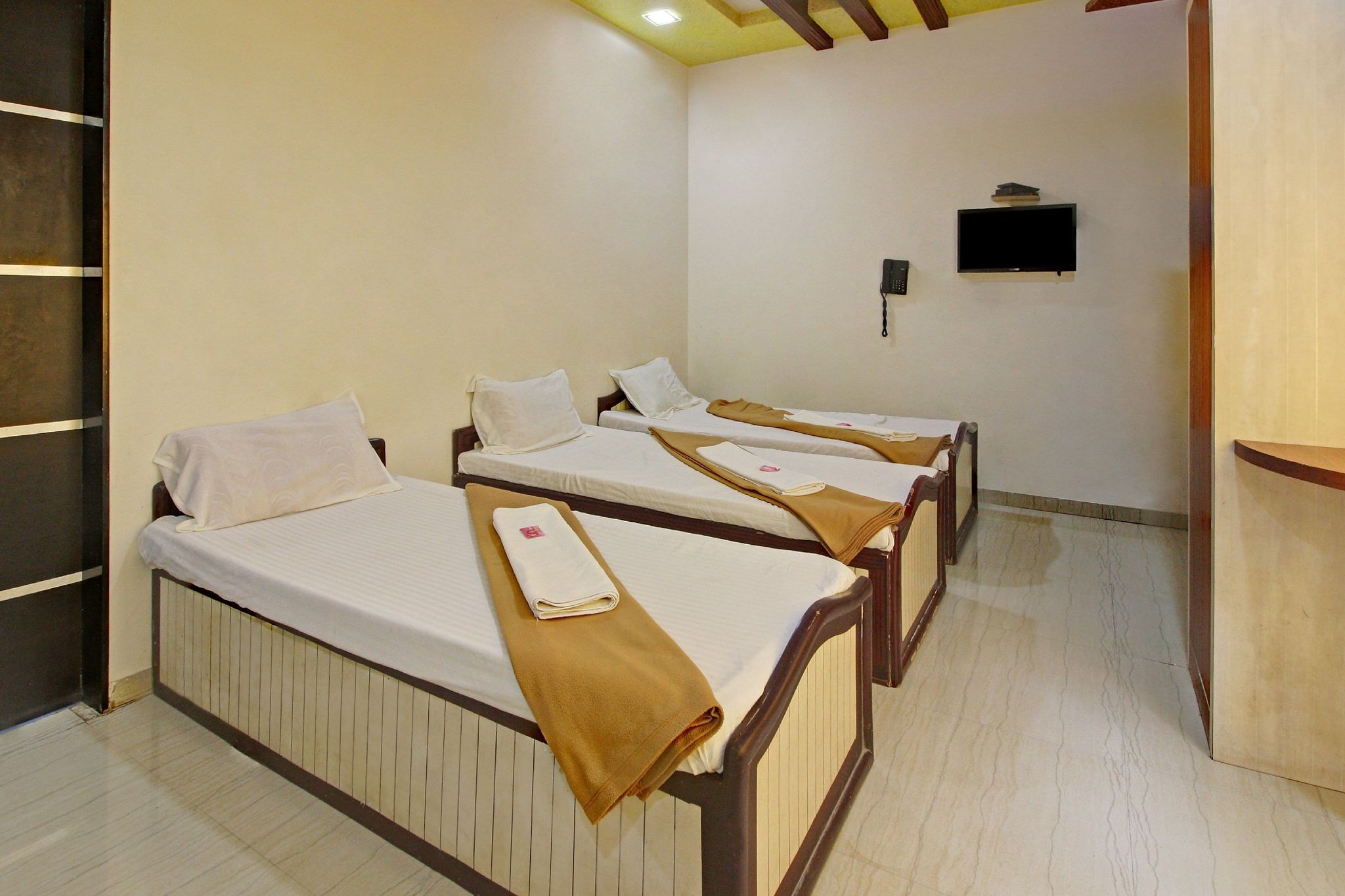 Family Non AC Six Bed Room