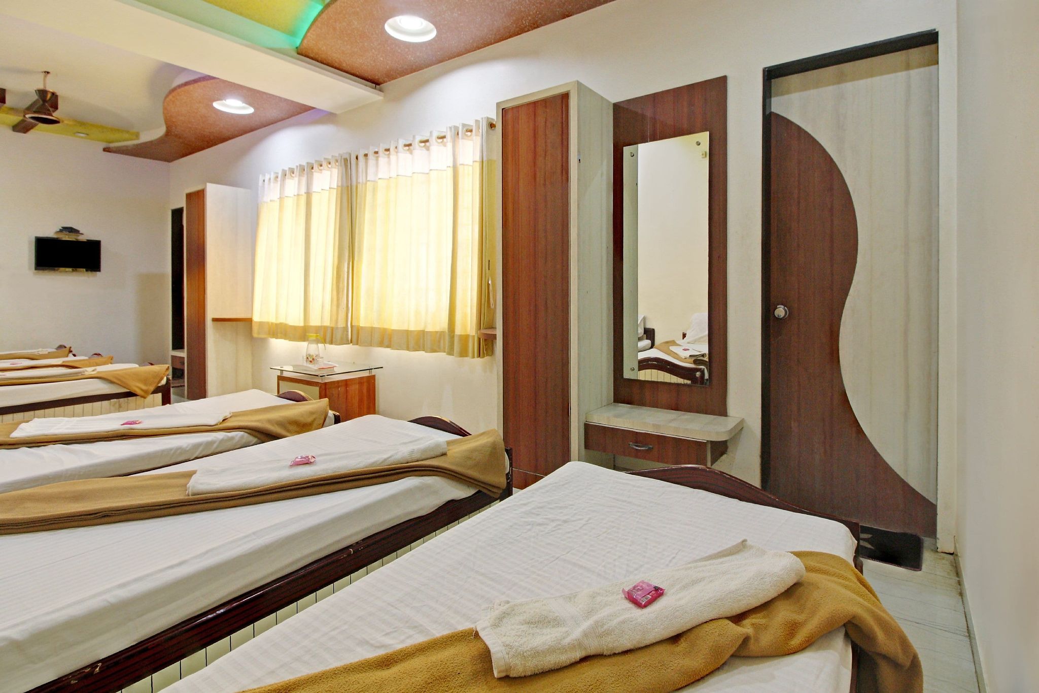 Family Non AC Six Bed Room