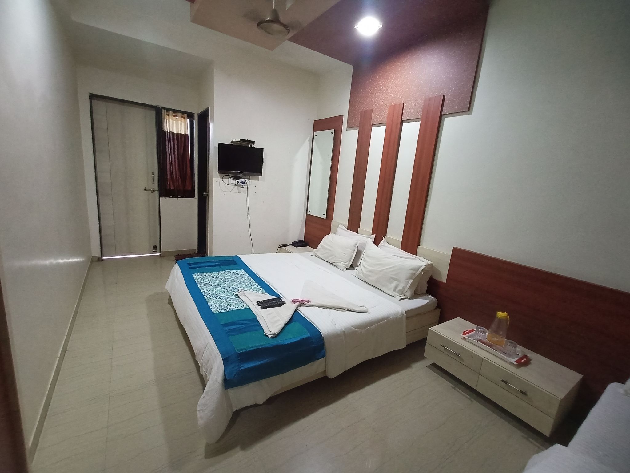 Deluxe AC Double Bed Room