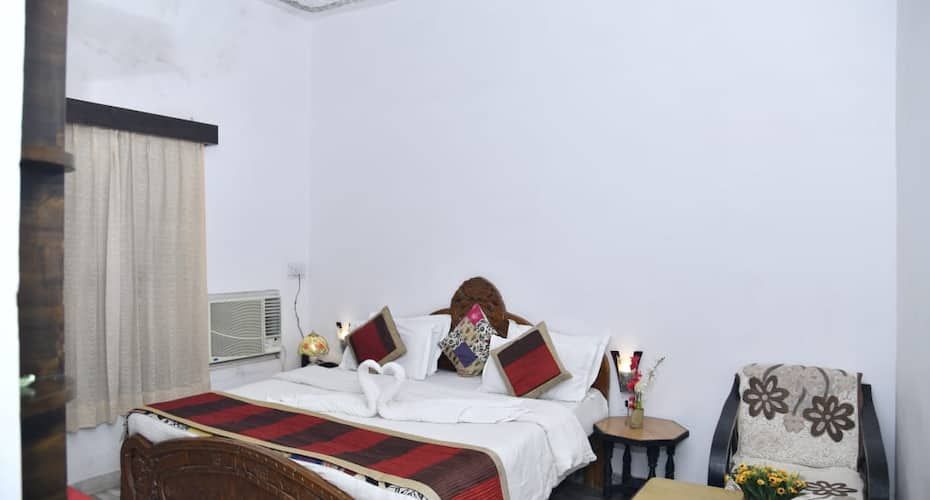 Green Park Resort Deluxe Room 2