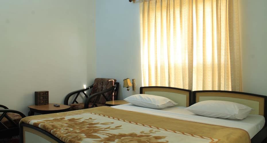 Green Park Resort Deluxe Room 3