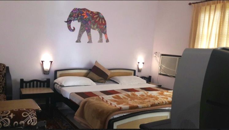 Green Park Resort Deluxe Room 6