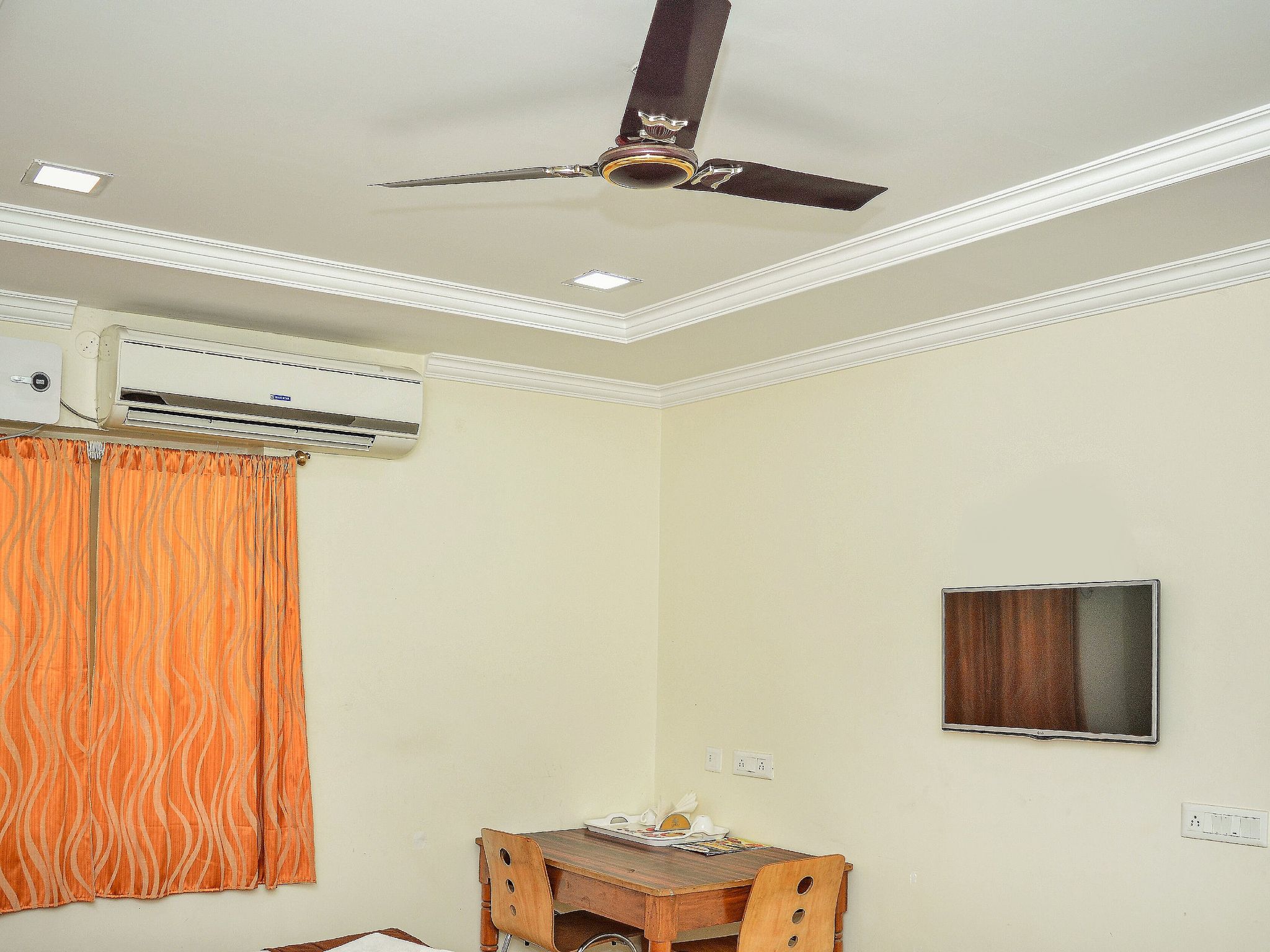 NVR Residency Deluxe Room 6