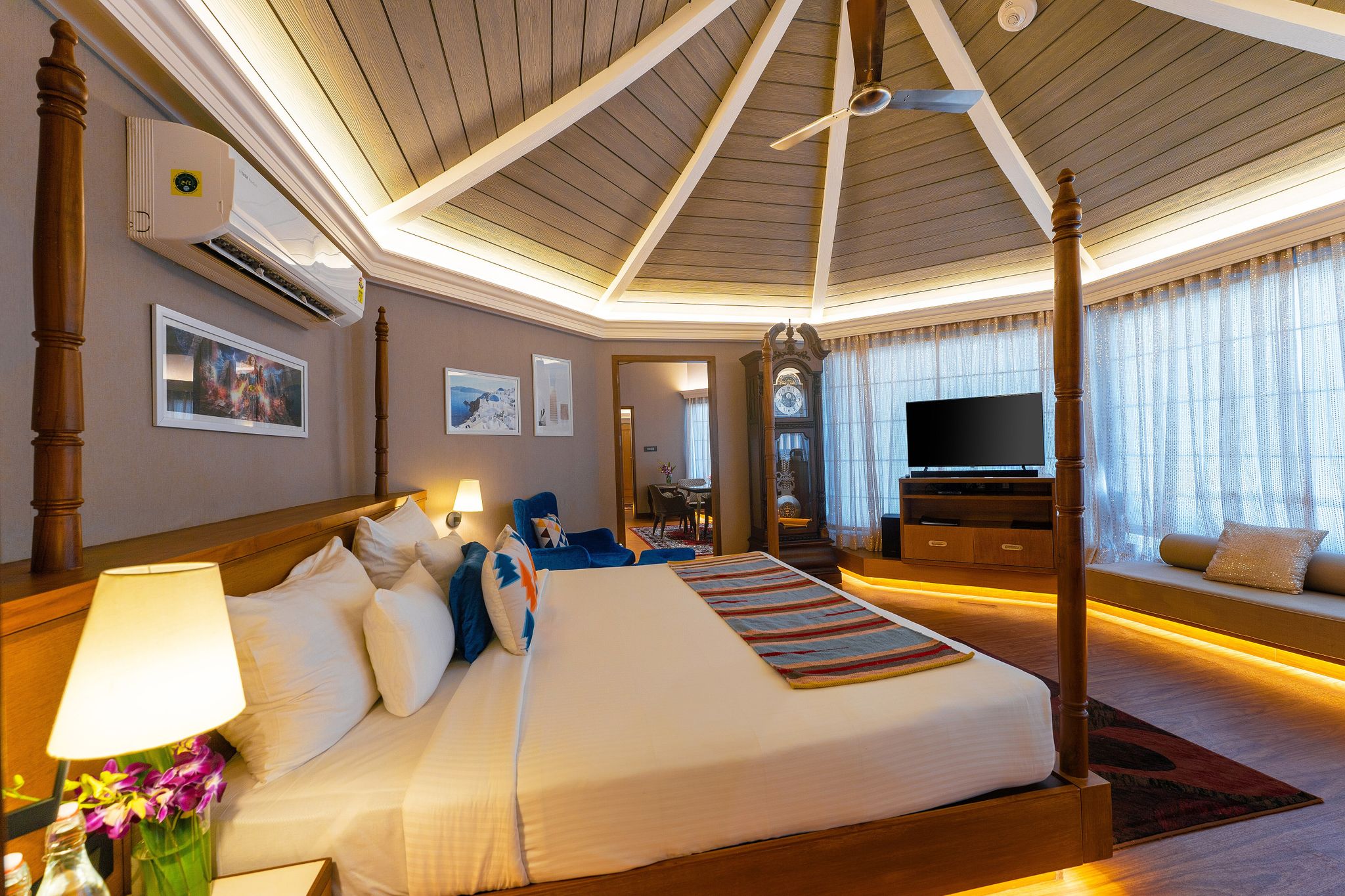 Royal Chalet