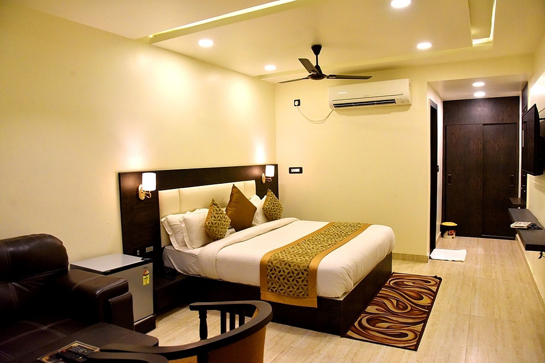 Hotel Vinayak Executive Room